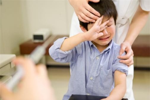 Dấu hiệu viêm tinh hoàn ở trẻ em